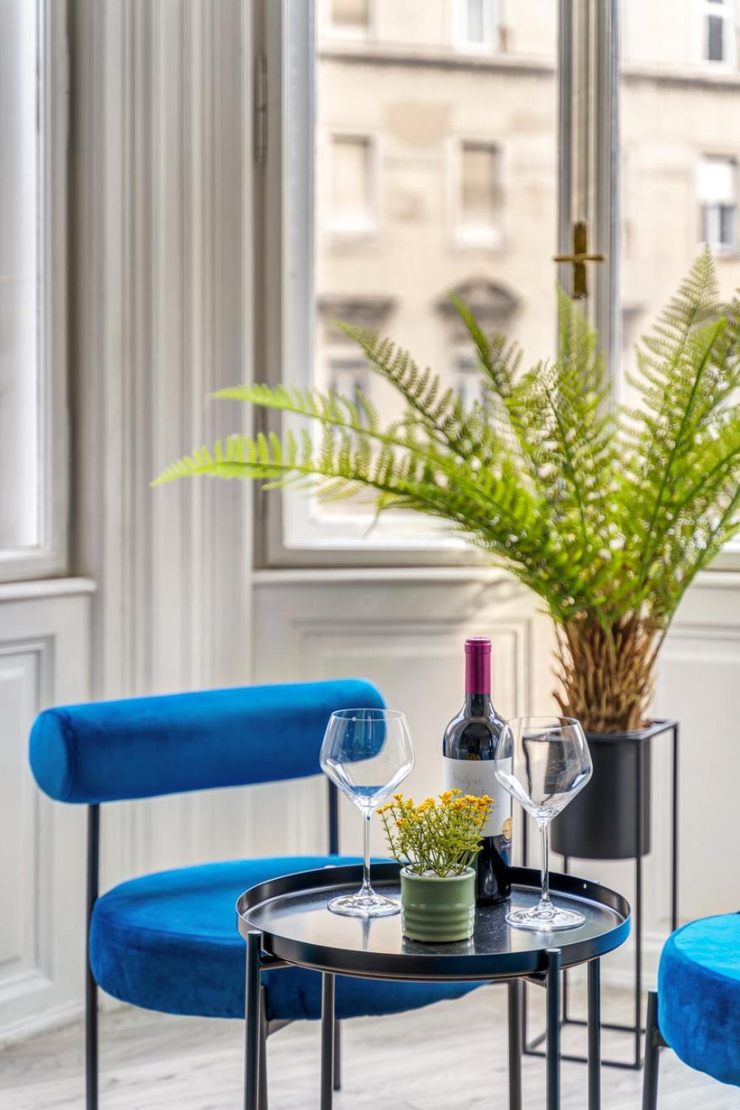 Downtown Delight - Erzsebet Blvd - 13 Ppl Appartement *